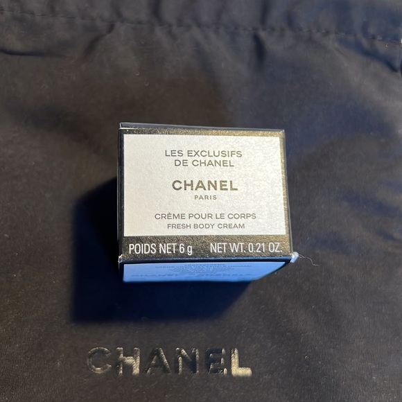 SALE!!! Chanel Set - Mascara, Lip Color & Body Cream in a Pouch - Picture 7 of 11